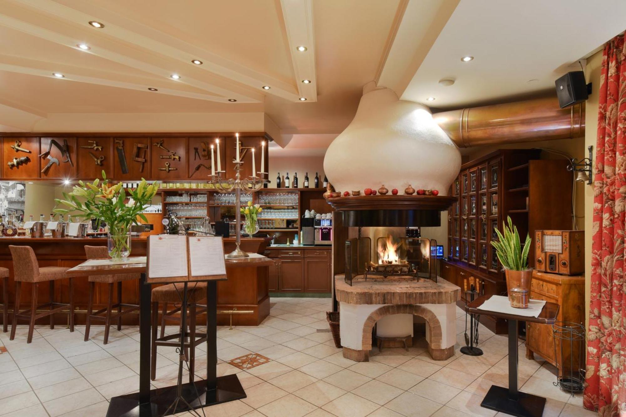 Cella Central Historic Boutique Hotel Zell am See Luaran gambar