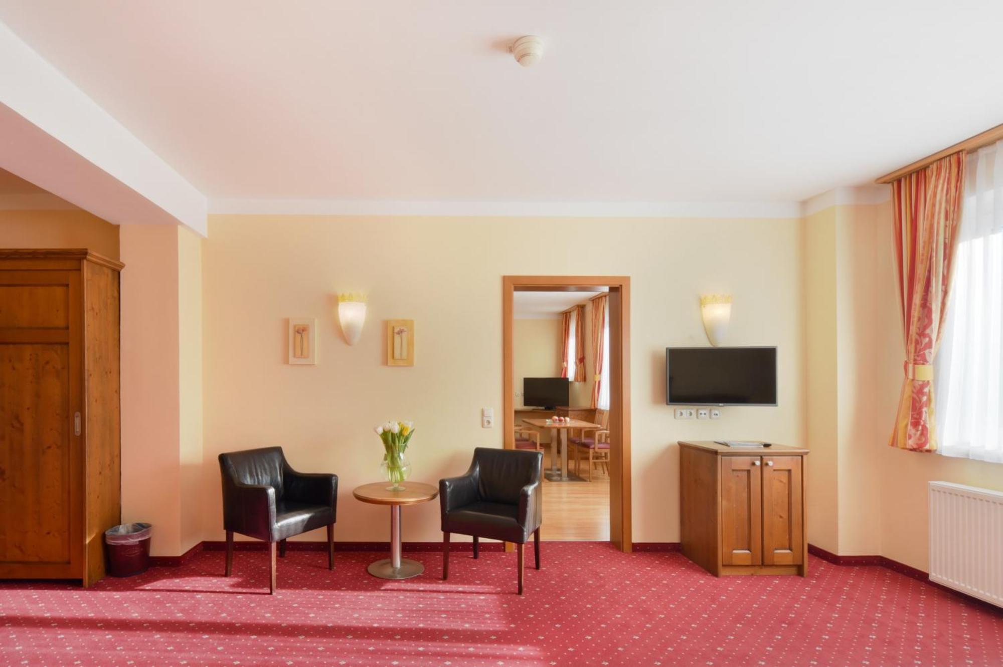 Cella Central Historic Boutique Hotel Zell am See Bilik gambar